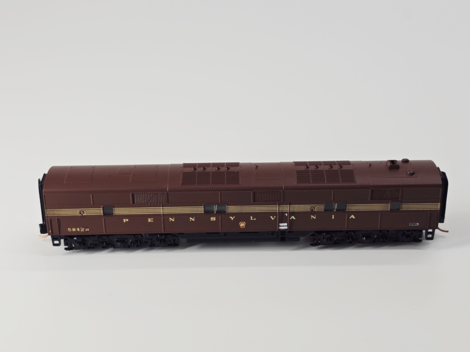 Precision Craft – N Scale – PRR Tuscan Red EMD E7B Locomotive #5842B #661 – Runs