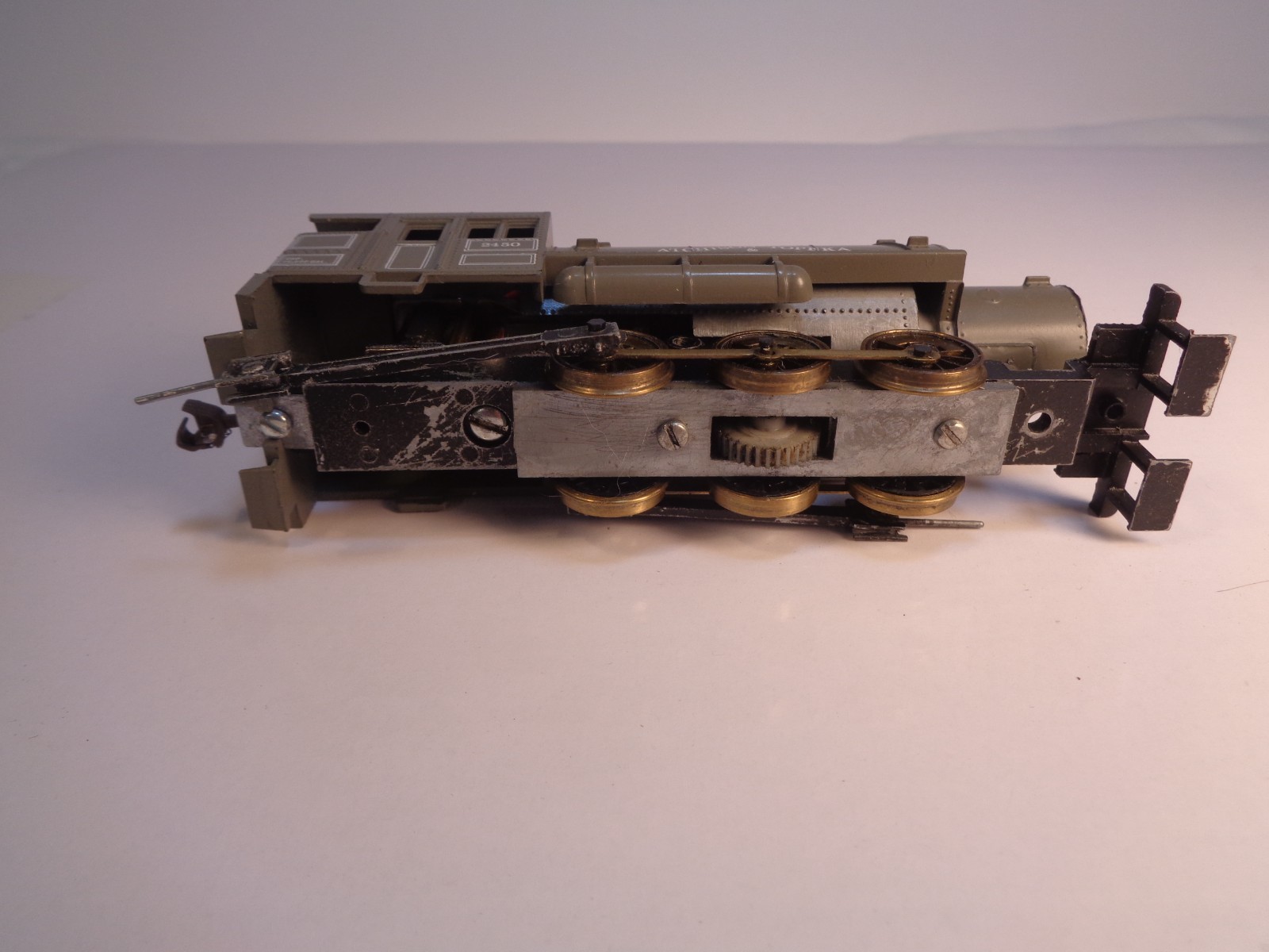 HO Scale Atchinson Topeka & Santa Fe Steam Engine #2450-Does Not Run-For Parts