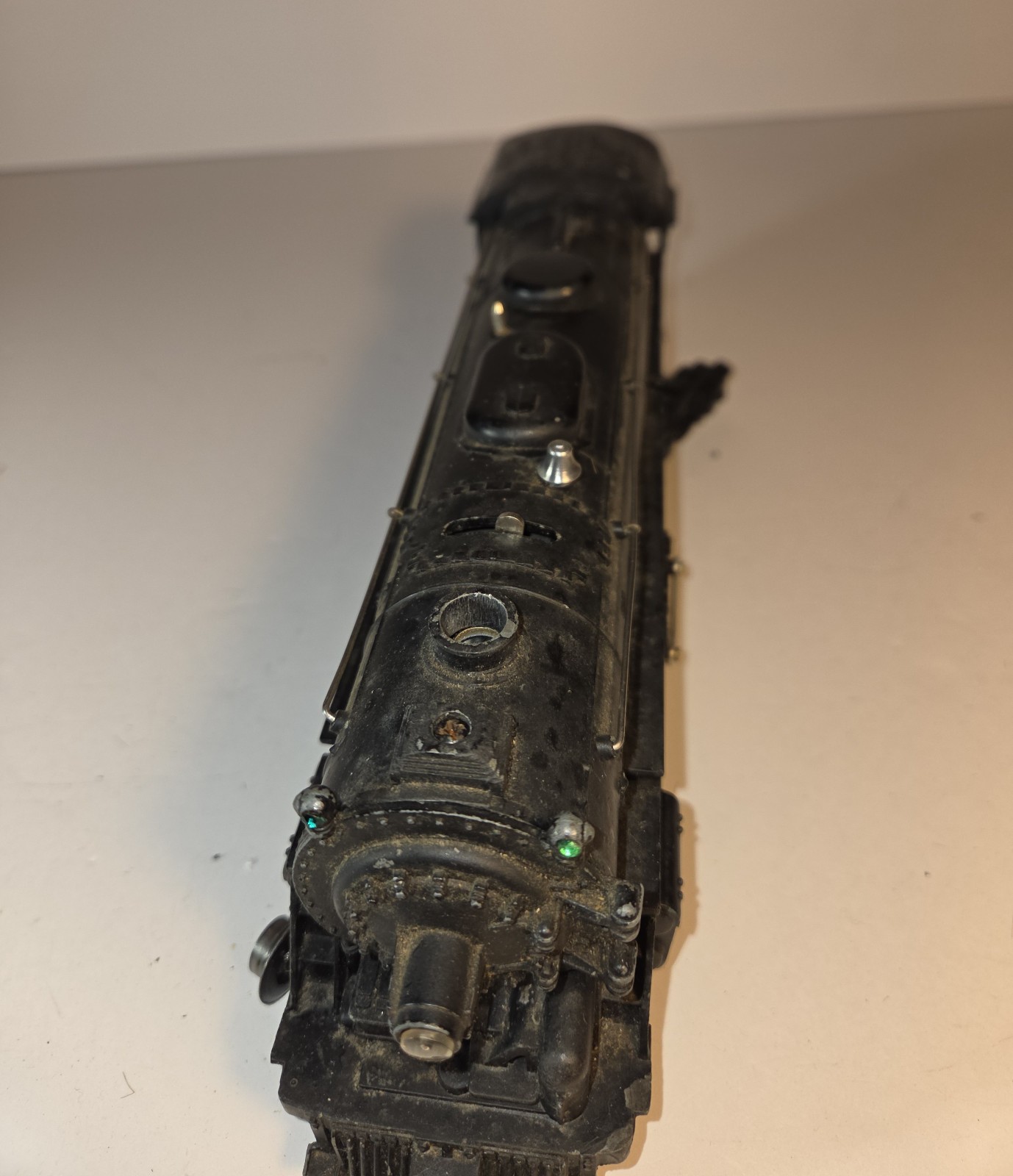 Lionel #2055 Loco, 6026W Tender in very good working condition