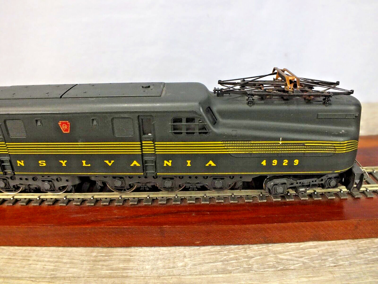 H O Locomotive GG1 Conrail Commemorative 4-6-6-4 PRR #4929 Runs Good Condition