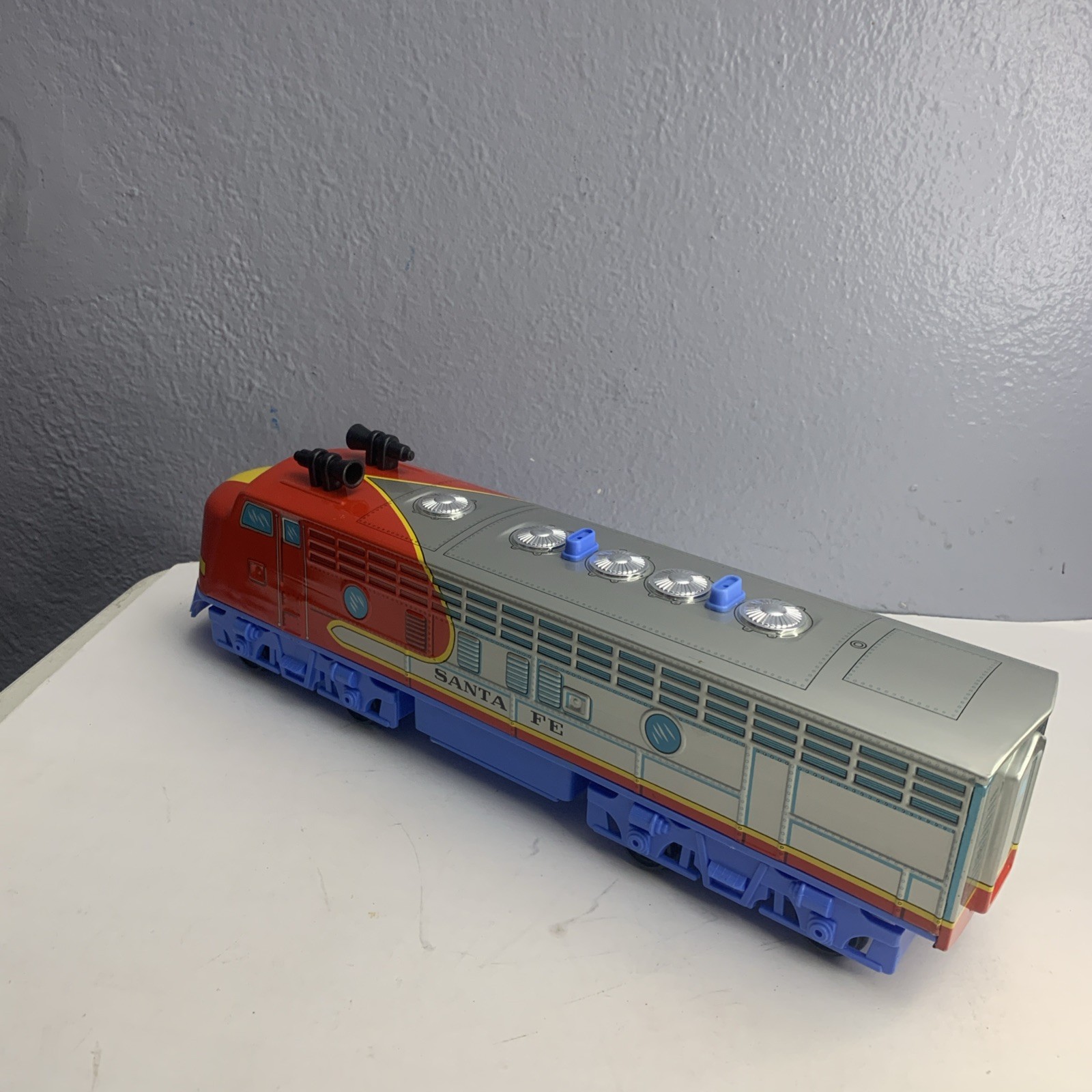 1950’s Vintage Locomotive Santa Fe 327 Trademark Modern Toys. Made In Japan 4190