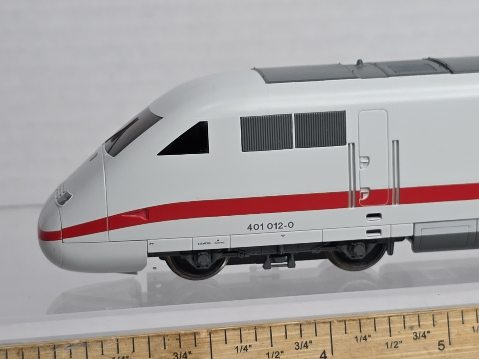 Roco HO Scale Powered 401012-0 DB ICE High Speed Bullet Train Runs Well (A)