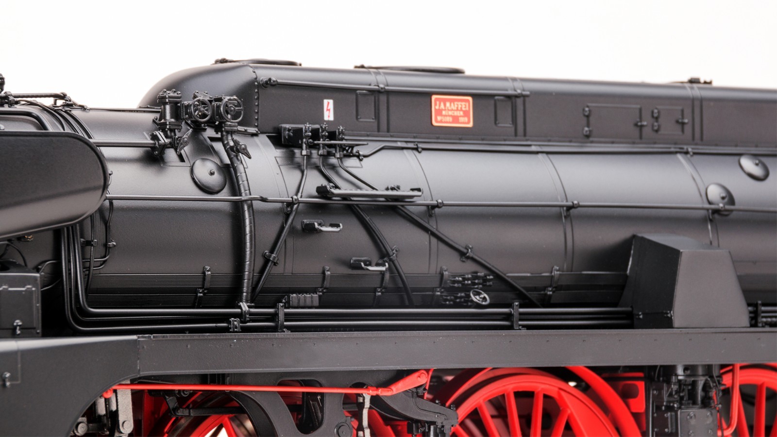 KM1 Gauge 1 Steam Locomotive BR 18 314 Digital, Various Versions