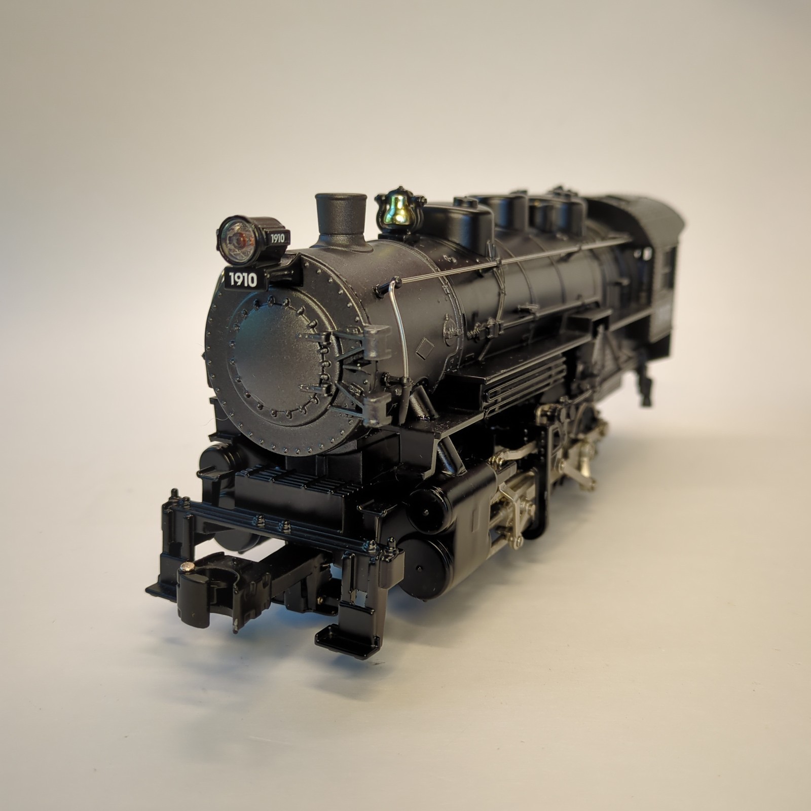 Used Lionel O Gauge Boy Scouts of America 0-8-0 Steam Locomotive & Tender #1910