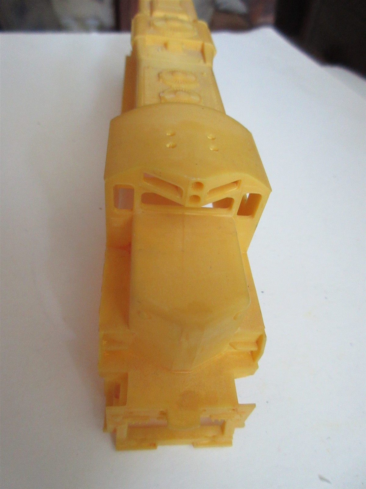 Shell ONLY HO Scale Trains YELLOW LOCOMOTIVE