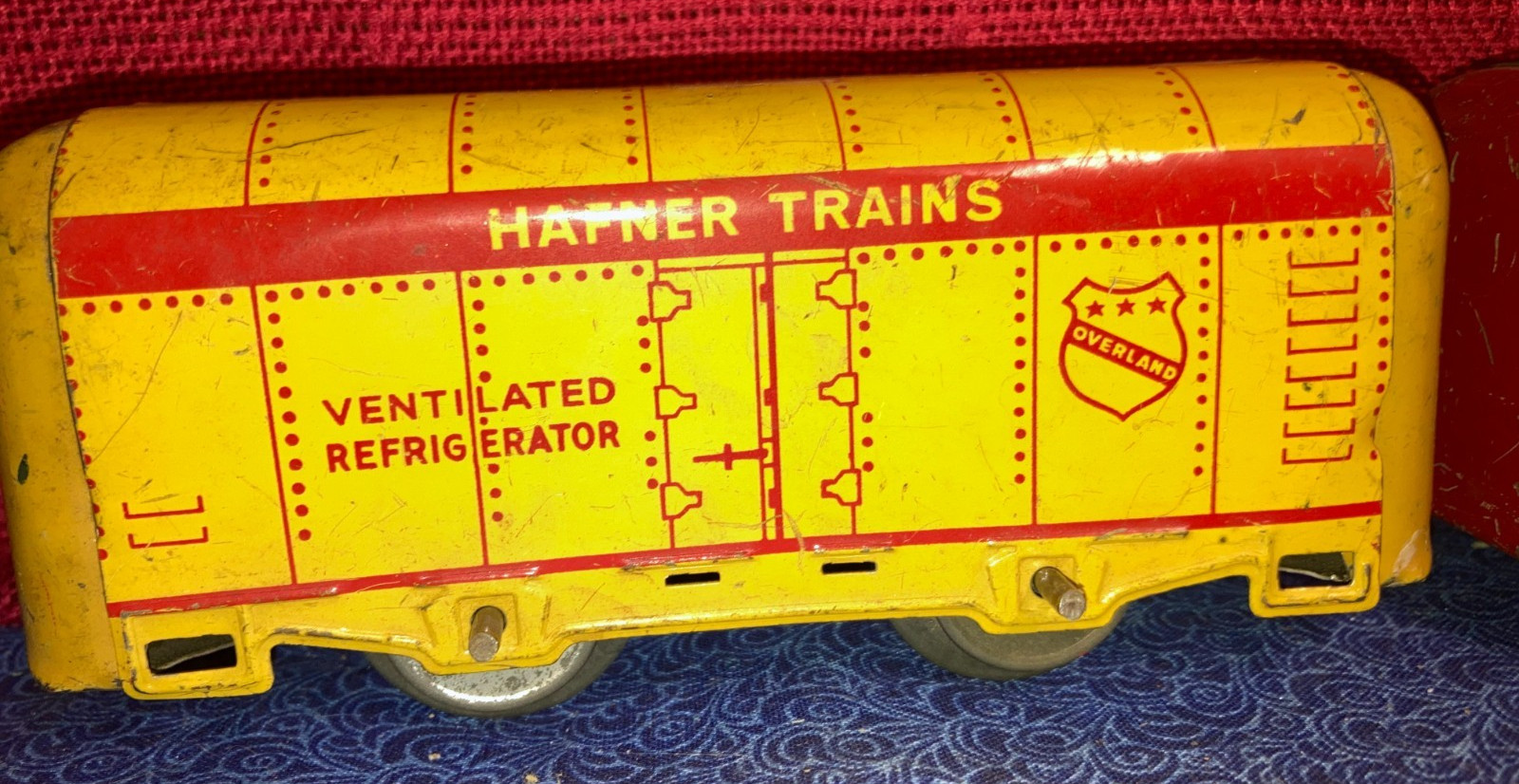 Hafner O Gauge Clockwork Loco #1010 with Key , Tender, 3 Freights & Caboose Runs