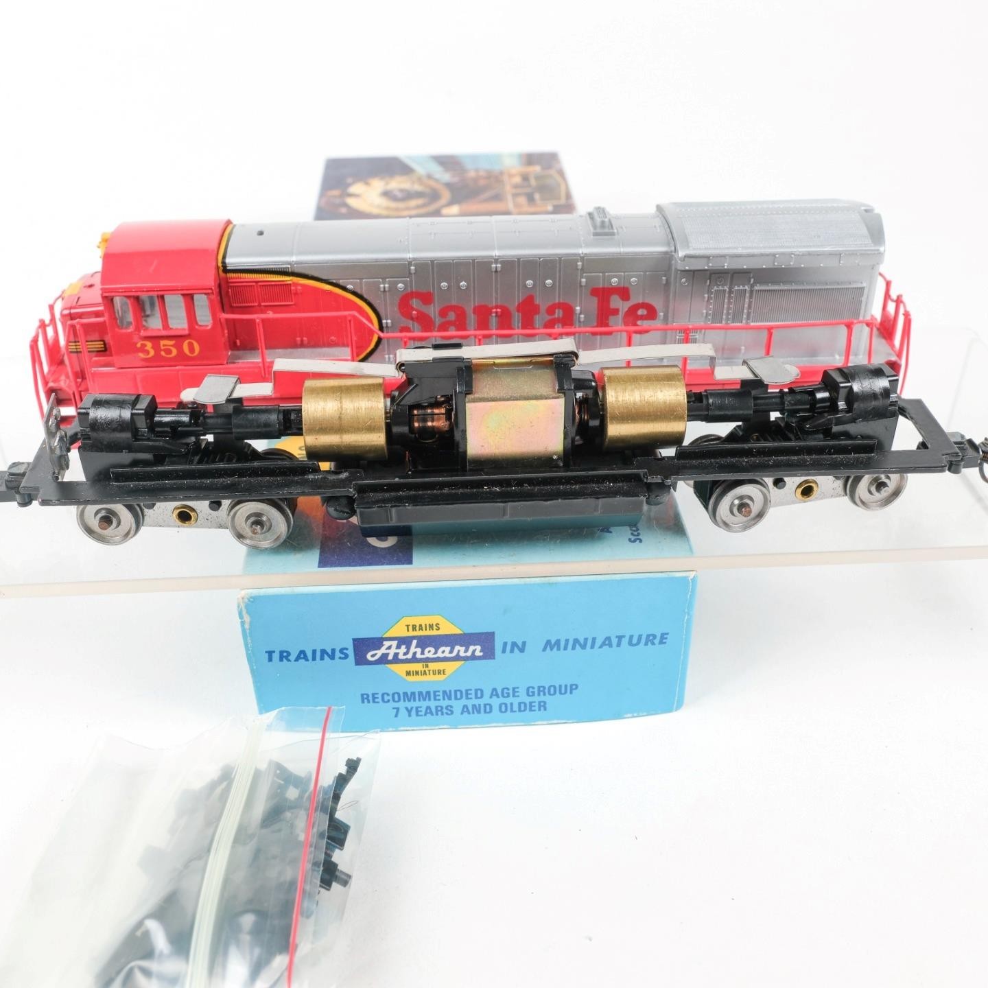 Bachmann HO Scale Santa Fe ATSF #350 U36B Diesel Locomotive Athearn Motor