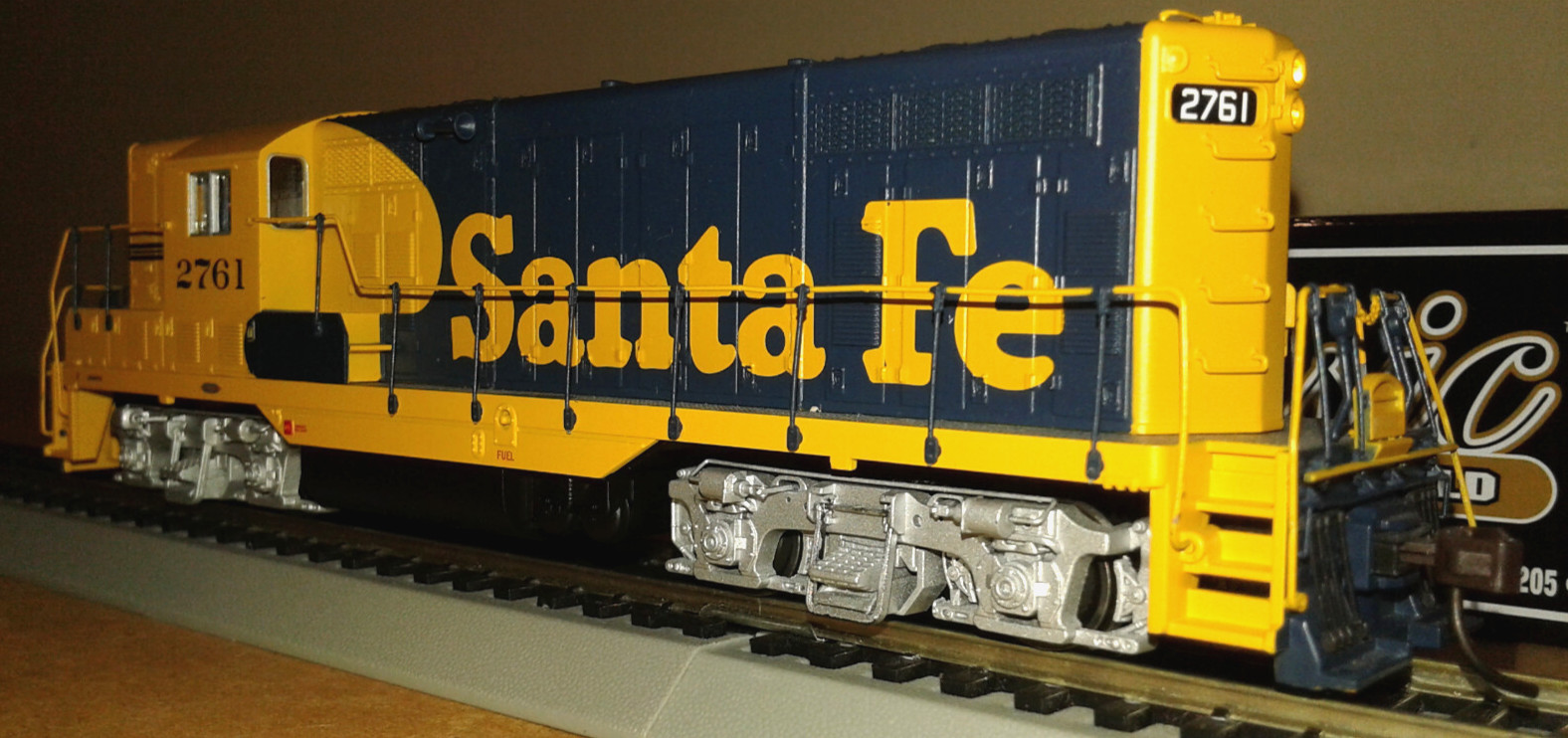 HO SCALE ATLAS CLASSIC GOLD EMD GP7 SANTA FE ATSF #2761 10002034 DCC & SOUND