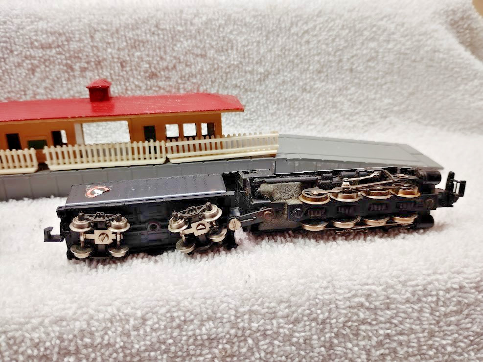 N Scale High Speed Southern Pacific # 9725 Diesel & Tank Car In Original Boxes
