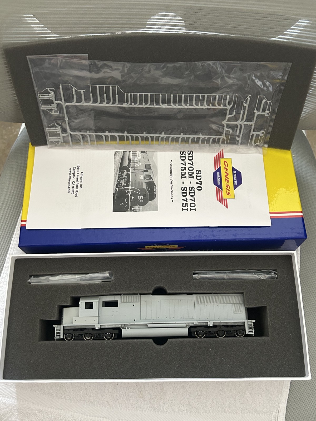 Athearn Genesis HO Scale SD70 Diesel NS/IC Undecorated G6040