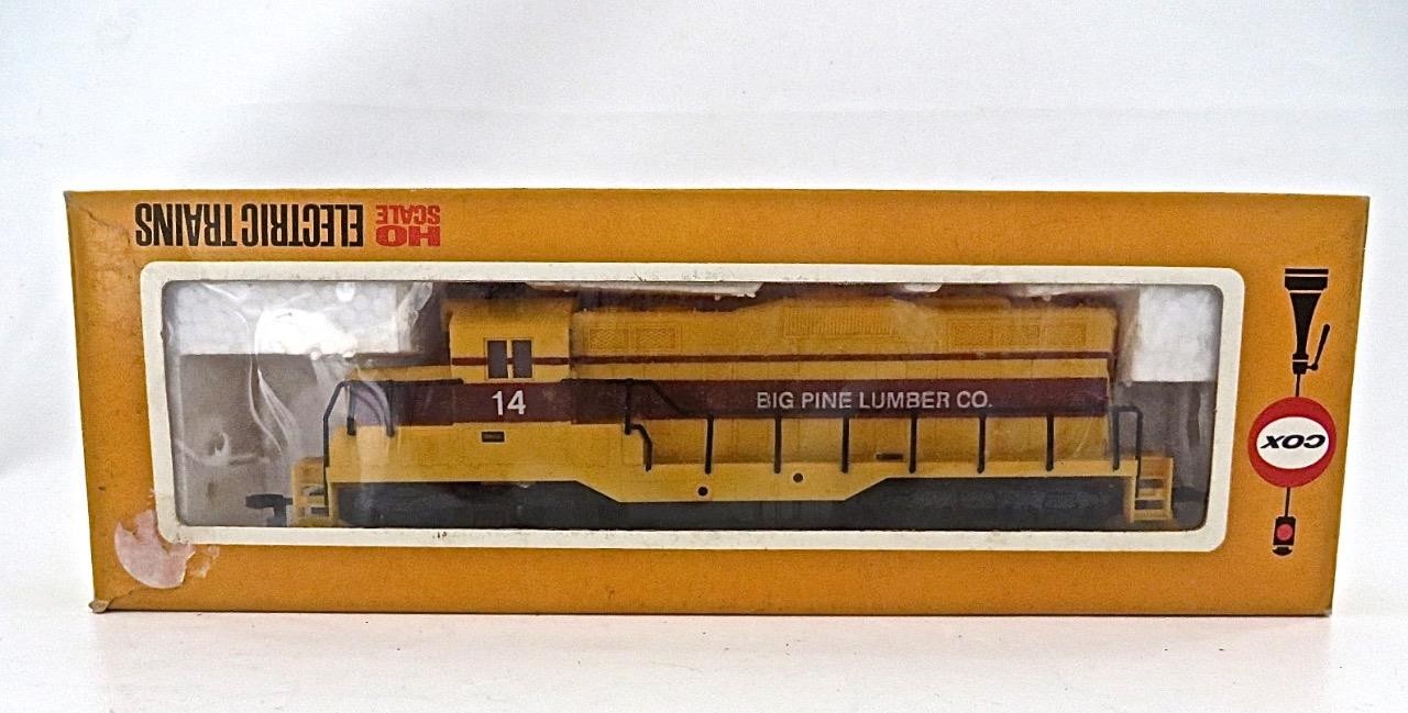HO Gauge Cox #6111-7 Big Pine Lumber Co GP-9 Powered Diesel Locomotive Boxed