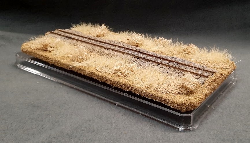 HOn3 SCALE 9″ SINGLE TRACK DISPLAY CASE – DESERT SCENE- FOR ANY HOn3 TRAINS
