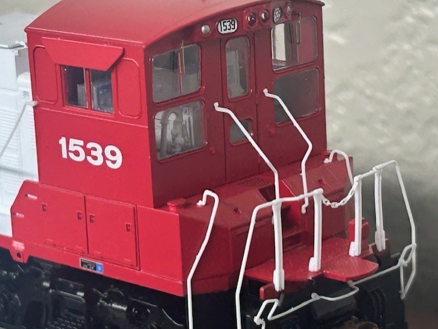SOO LINE MP15ac SWITCHER LOCO – DC/DCC Ready – HO Scale -” GENESIS ” NEW OOP