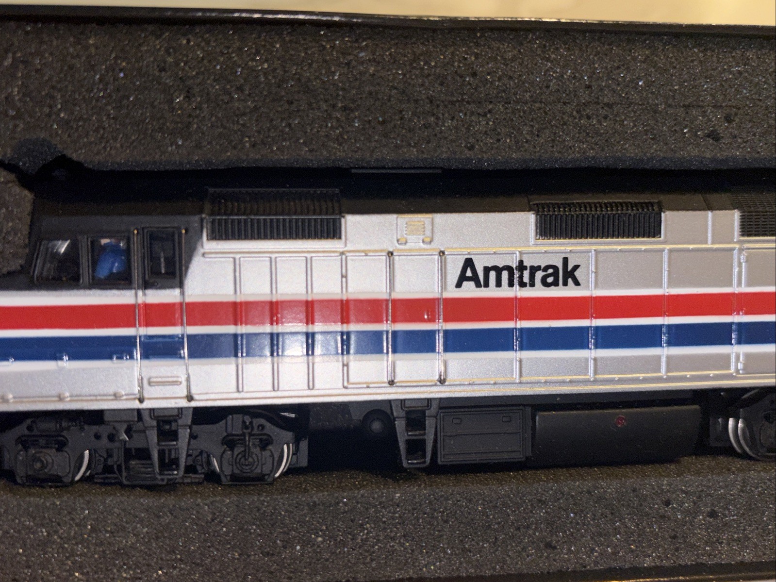 LI005 BACHMAN SPECTRUM 87017 train Ho Locomotive diesel EMD F40 PH Amtrak 227