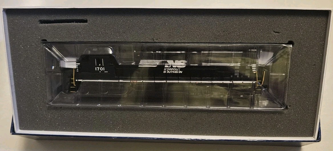 HO Scale Athearn Genesis DCC Sound EMD SD45-2 Locomotive Norfolk Southern #1701