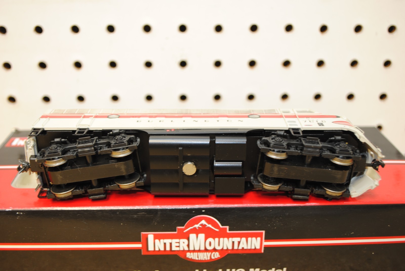 InterMountain Railway Co. 49007-08 CB&Q Burlington #701D EMD F7A Diesel Loco HO