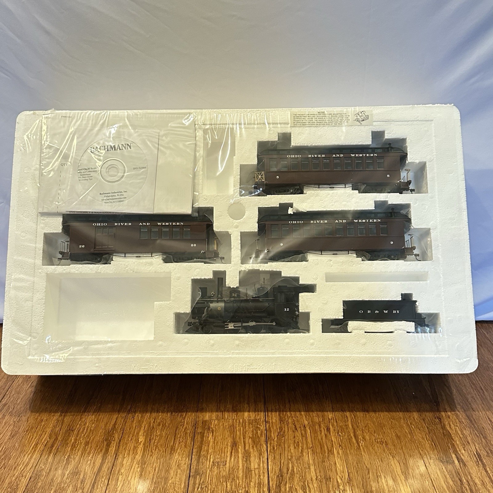Bachmann Spectrum On30 Ohio RIver & Western 2-6-0 Steam Loco Passenger Train New