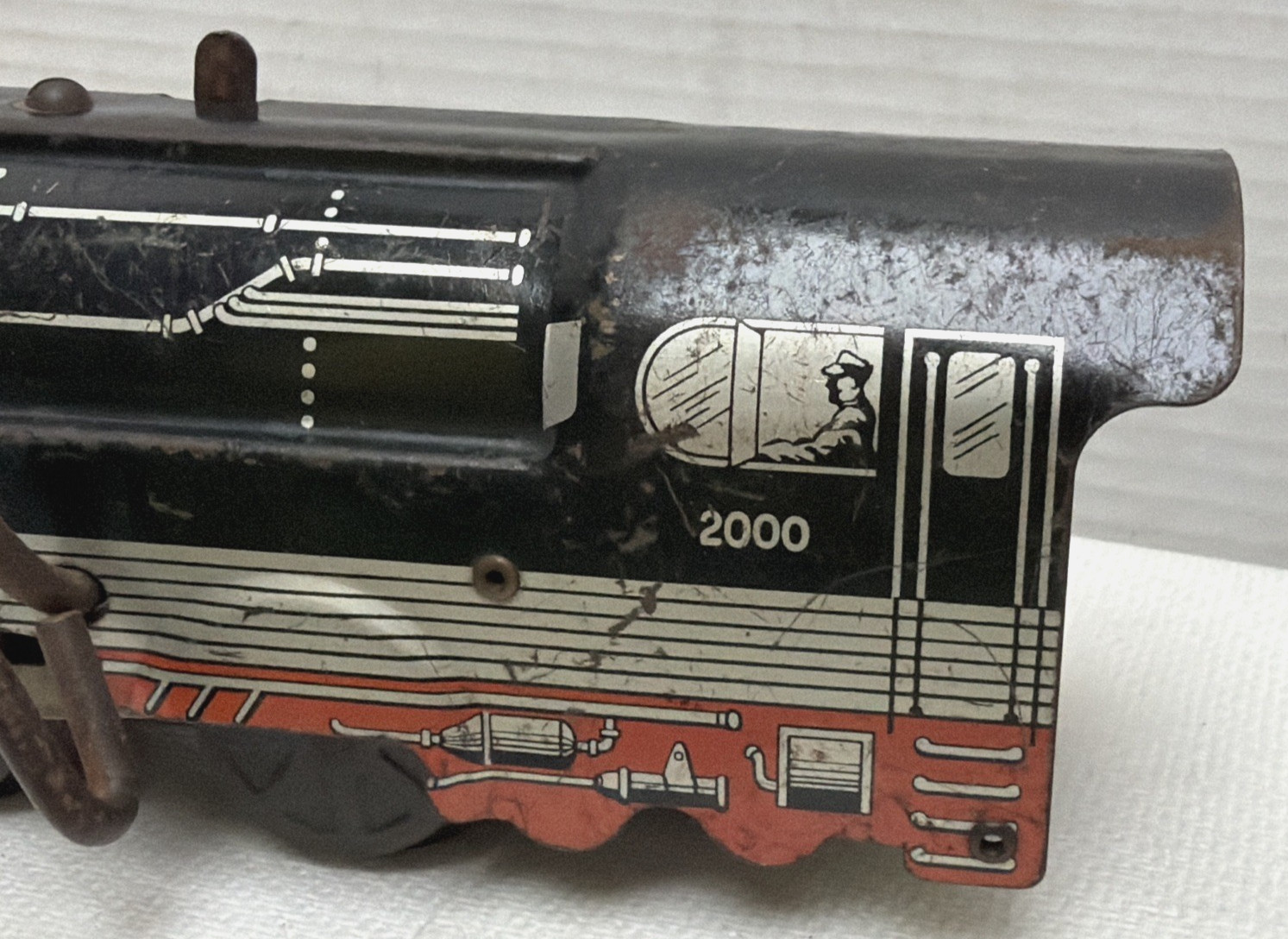 VINTAGE HAFNER O-GAUGE 2000 WIND-UP LOCOMOTIVE. WORKING FINE WITH BELL RINGING.