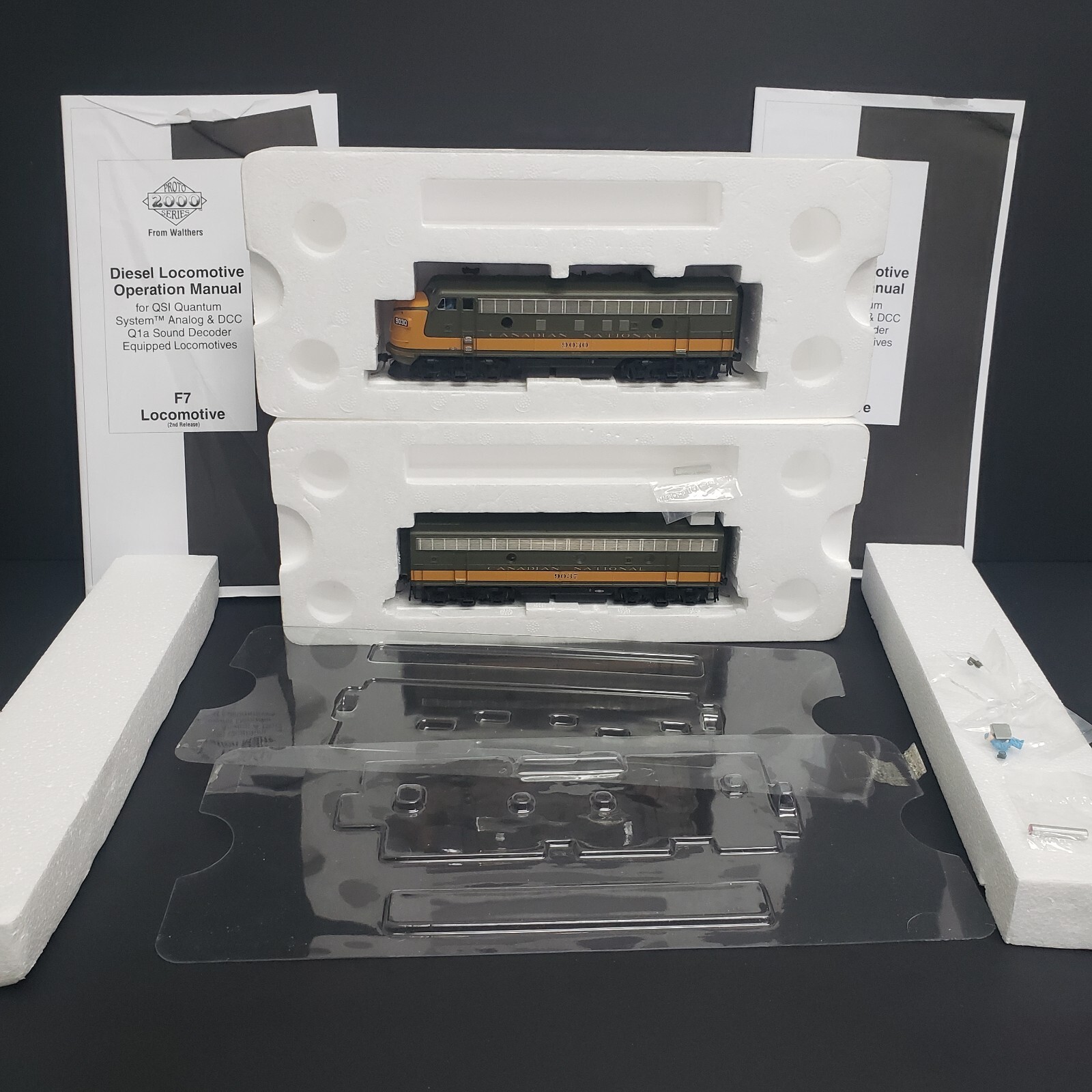 Walthers/Proto 920-40658 CNR F7A+B units #9030 & 9037 C-Liners DCC & QSI sound