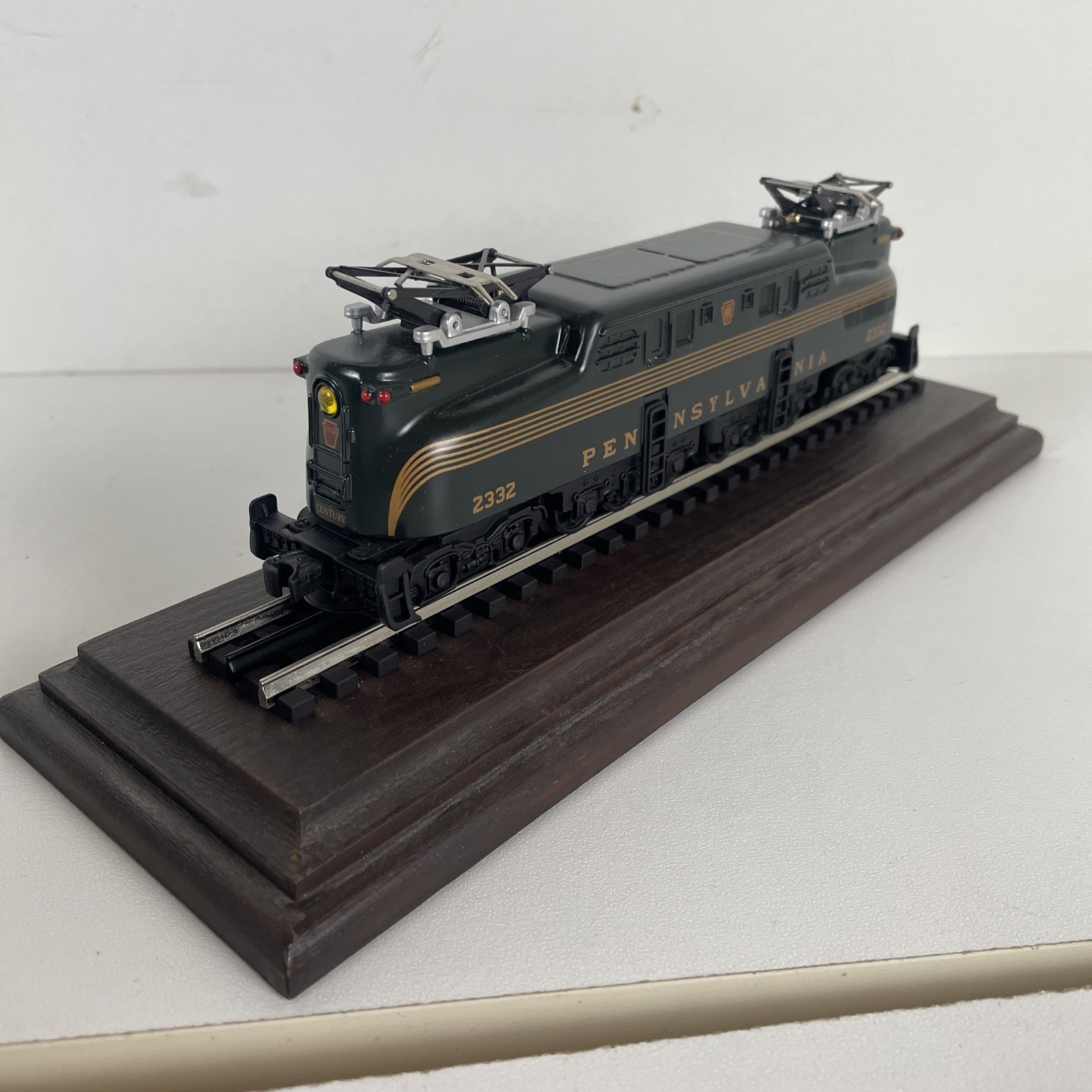 LIONEL Hallmark 2332 Pennsylvania GG-1 Electric Locomotive For Display In Case