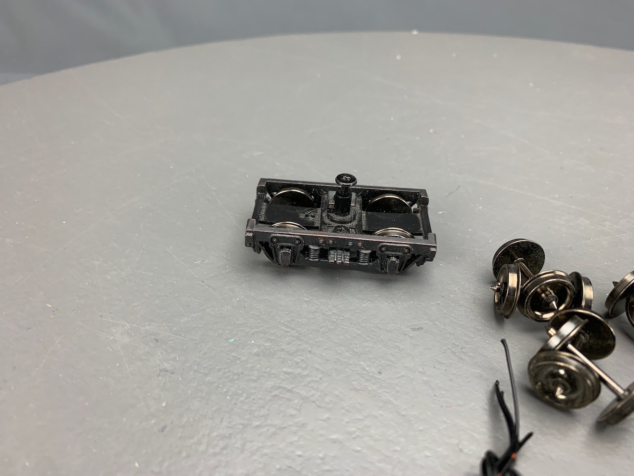 Large Lot On30 Bachmann Spectrum Locomotive Spare Parts & Trucks O3876
