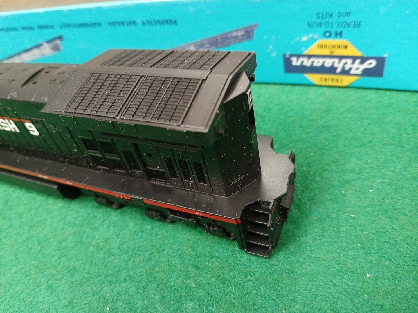 Athearn HO GE Dash 9 C44-9W GE Demo #8601 Diesel Locomotive DC Analog 4901 NEW