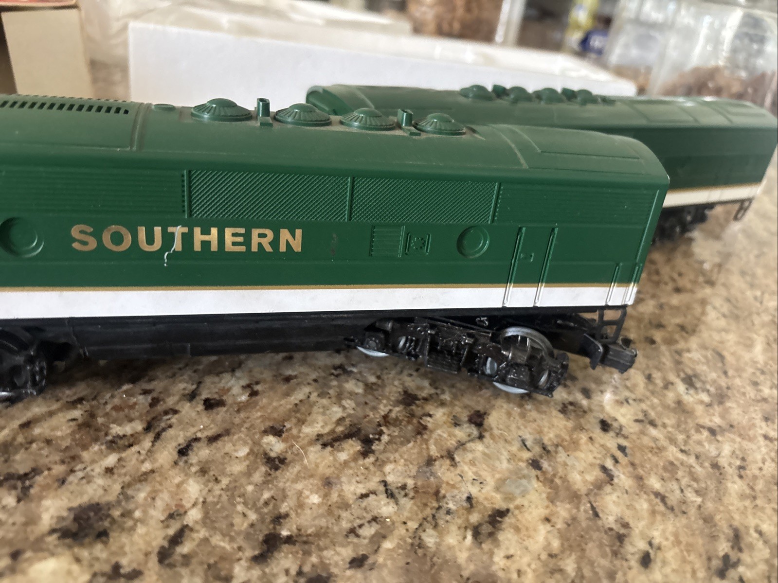 Lionel 6-8566 O Gauge Southern F-3 A Diesel Locomotive F3 B 8661 4647