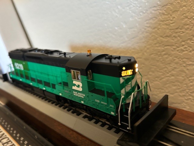 BURLINGTON NORTHERN PATCH SD9 HIGH HOOD LOCO- DCC – HO Scale “QUANTUM SOUND” NEW