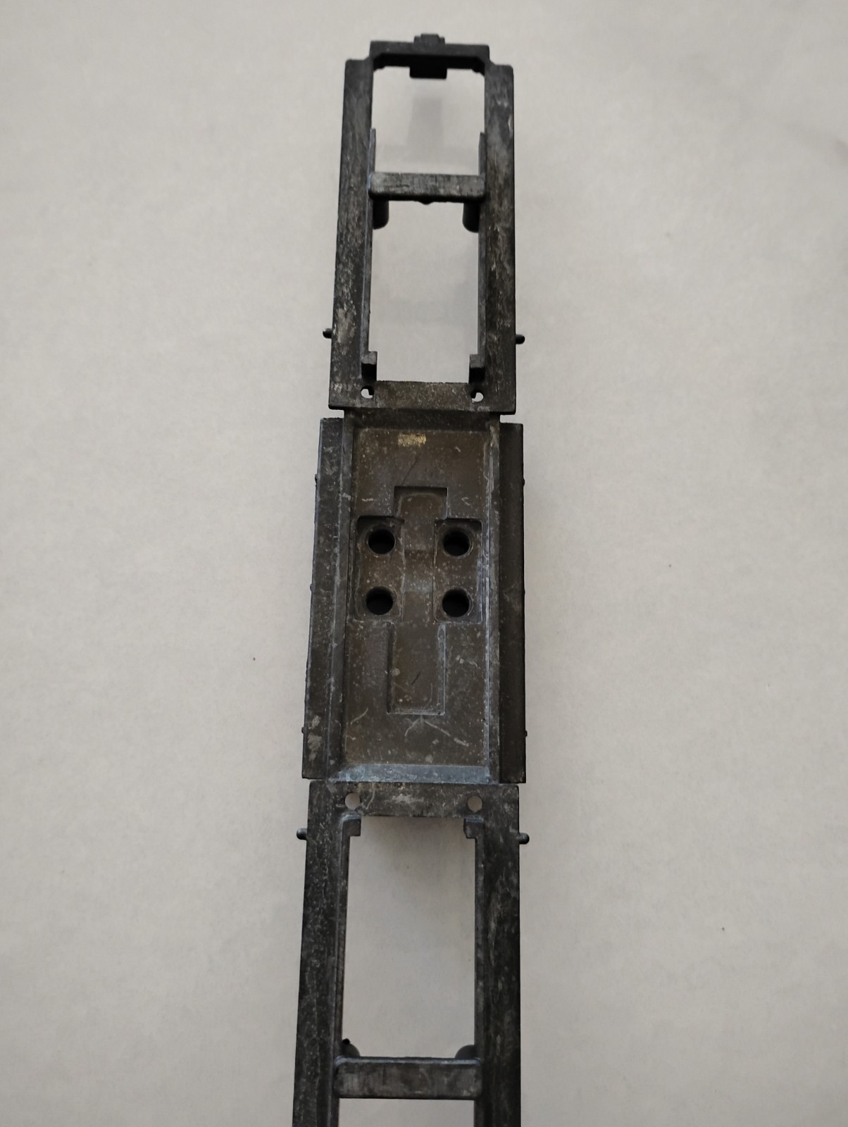 diesel locomotive ho scale, Chassis, U30C, 4 Hole, Die Cast Metal frame