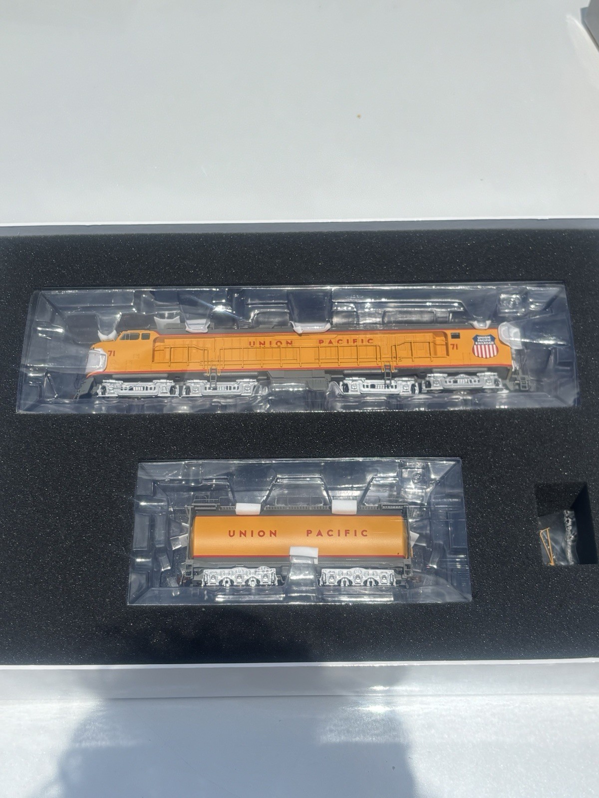 Athearn HO 1:87 Union Pacific Veranda Turbine #71 Analog/DC w/ Tender 88668