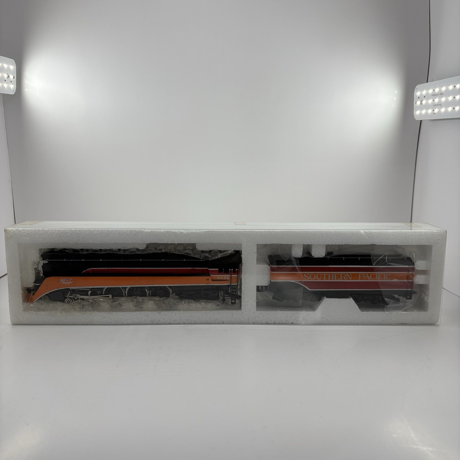Lionel HO Gauge GS-4 Northern 4-8-4 Steam Locomotive Southern Pacific #4454