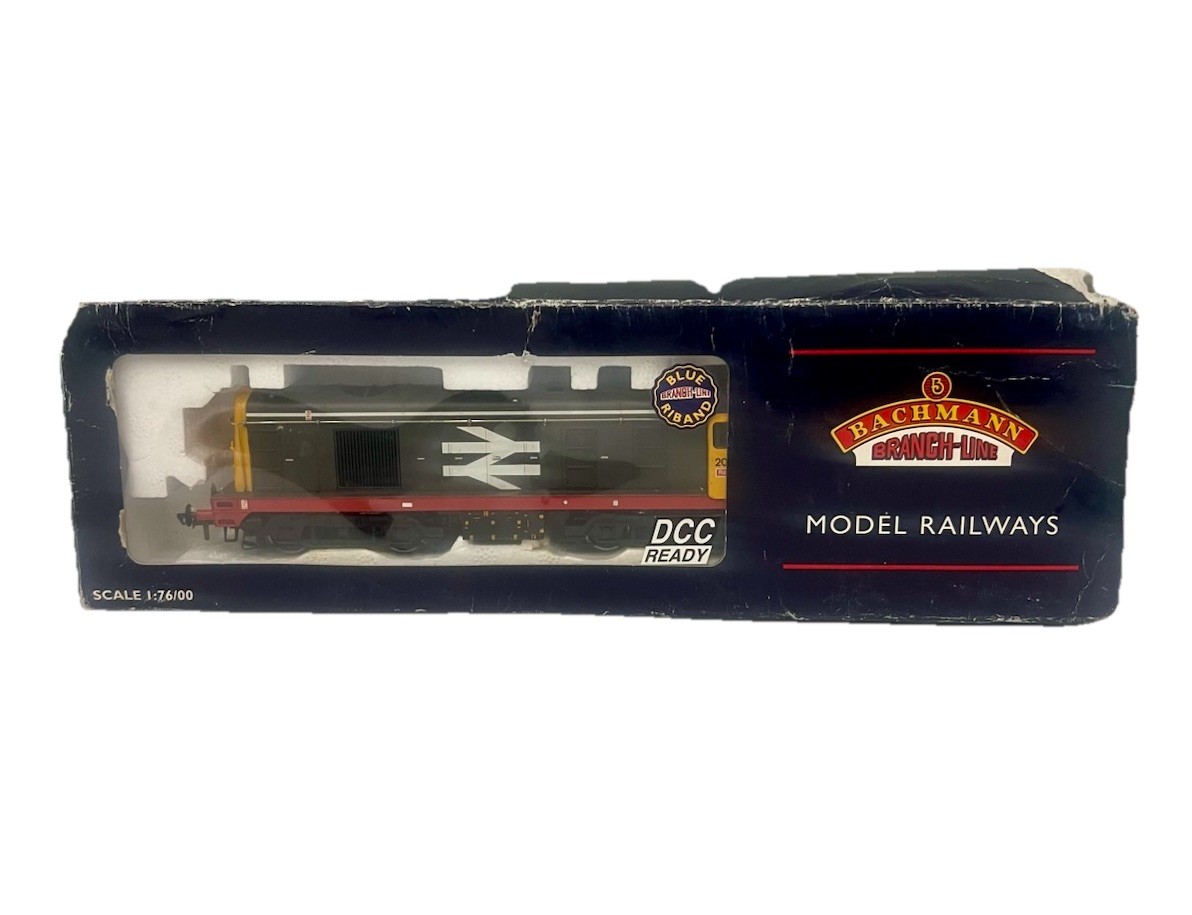 Bachmann Model Railways Class 20 Diesel Locomotive ( Hornby couplings )