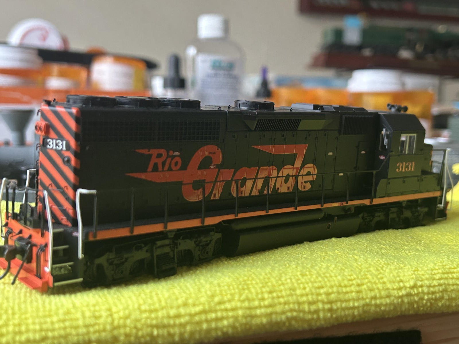 Atlas HO GP-40 locomotive, Rio Grande 3131, Low Nose, DCC Equipped, like NIB
