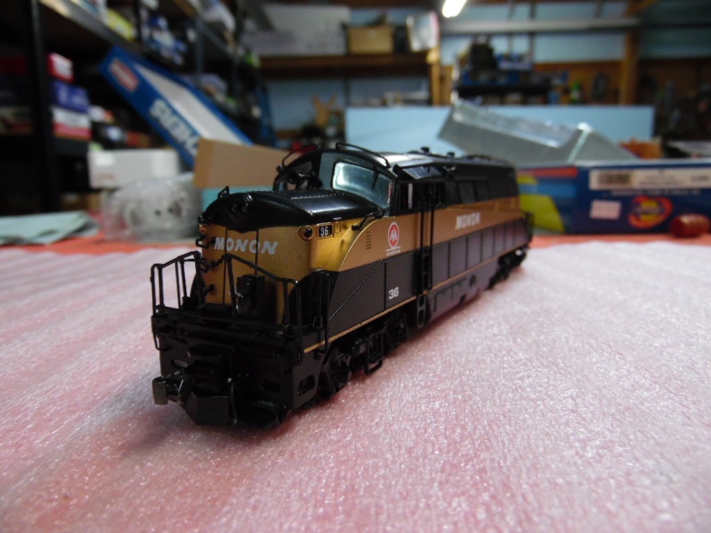 HO 36 MONON BL2 LOG TRAIN DCC “TESTED”