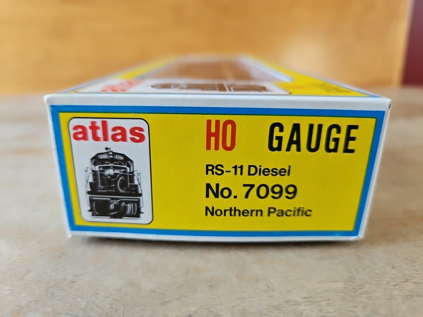 Atlas HO 7099 Northern Pacific RS-11 Diesel Locomotive #910 LN in Box