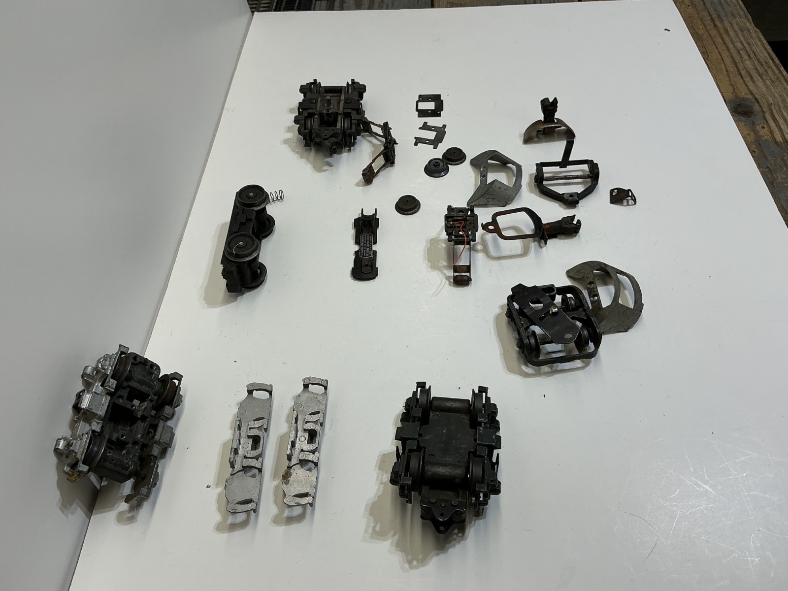 LIONEL ASSORTED F3 TRUCK PARTS