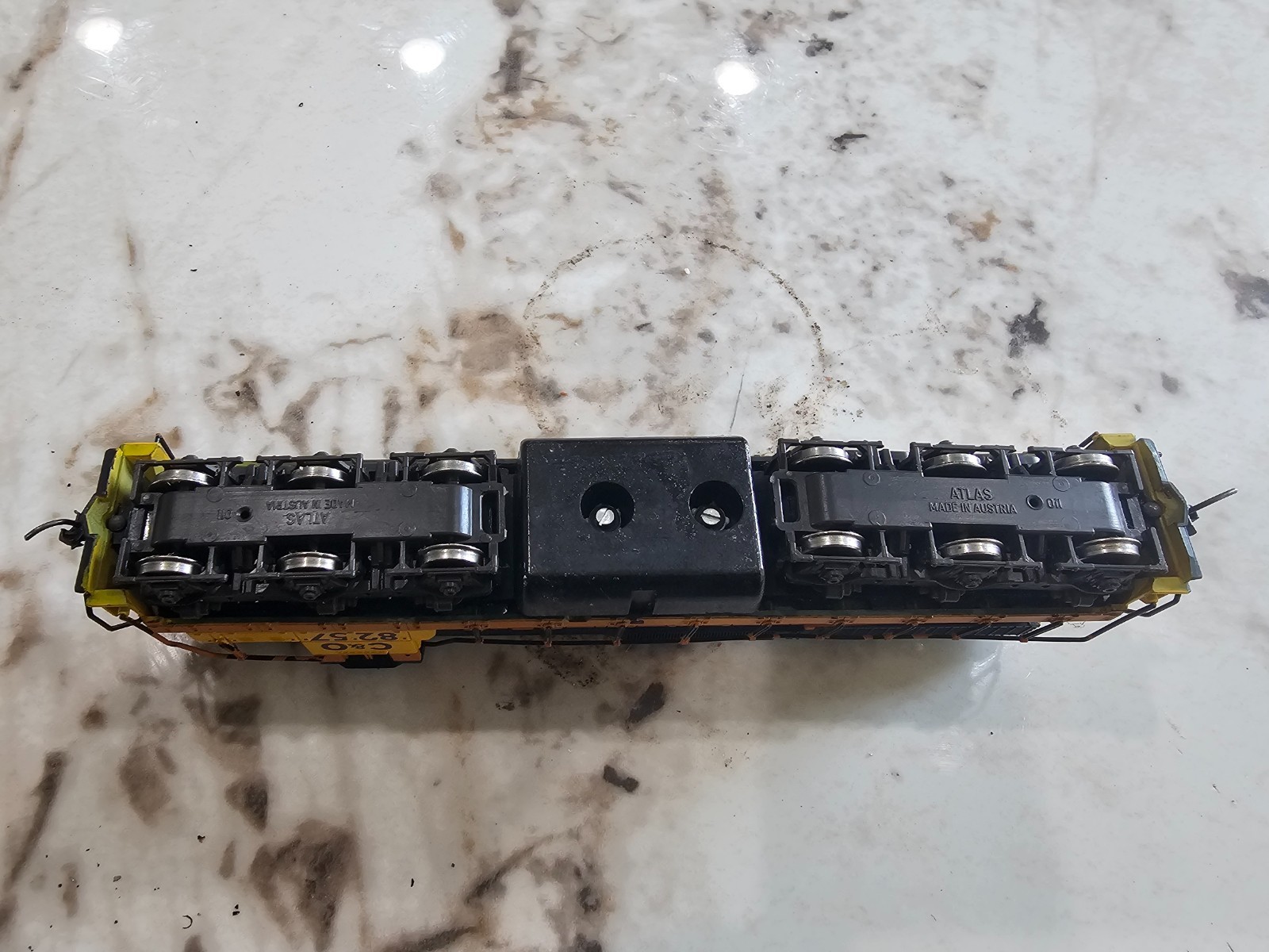 Pair Atlas HO Custom Chessie System C&O SD24 High Hood Diesel Locos 8256 8257