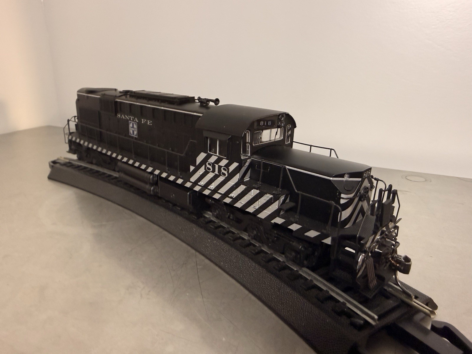 Broadway Limited Imports HO Scale ALCO RSD-15 in Santa Fe zebra stripe DCC Sound