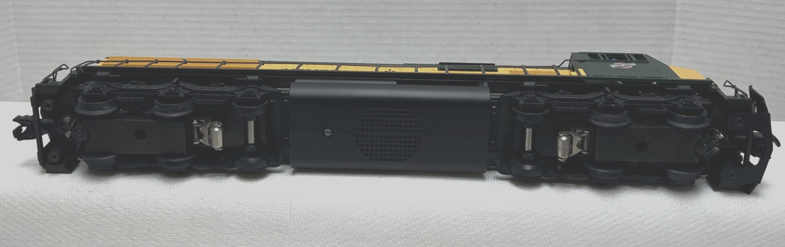 MTH MT-2047LP CHICAGO NORTHWESTERN #8061 EMD SD60M DIESEL W/PROTO-SOUND. NO BOX.