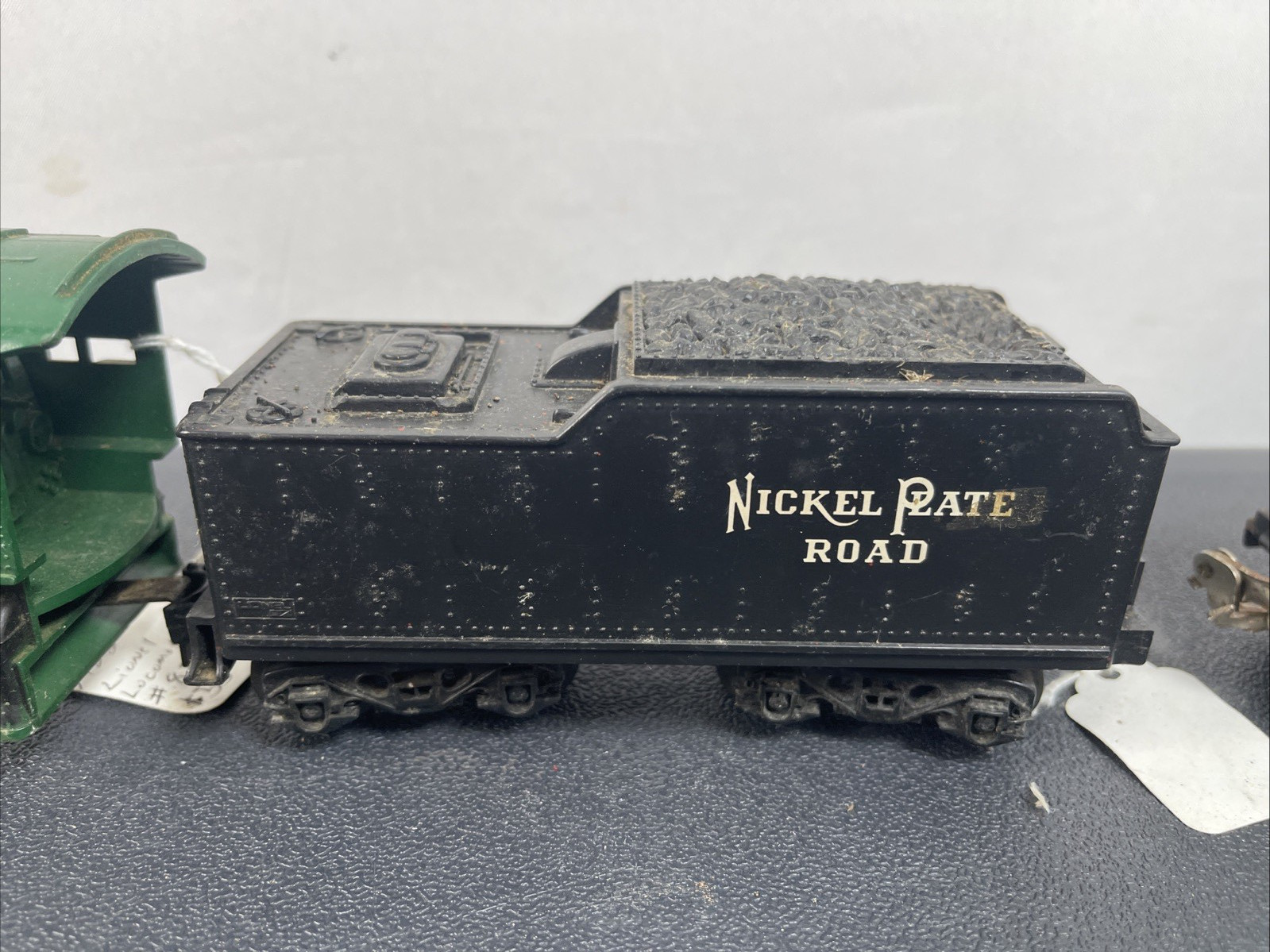 Vtg Lionel 8302 Green Steam Engine Locomotive w/ Nickel Tender Car & Sunoco Tank