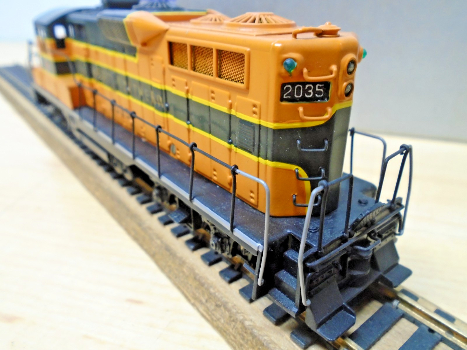 Tenshodo Japan BRASS HO Finished Great Northern GP20 Diesel Loco Run/Light OB