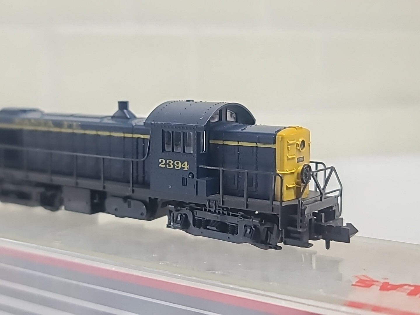 Atlas Kato N Scale 4403 RS-1 Santa Fe ATSF 2394 Diesel Switcher Loco Runs Well