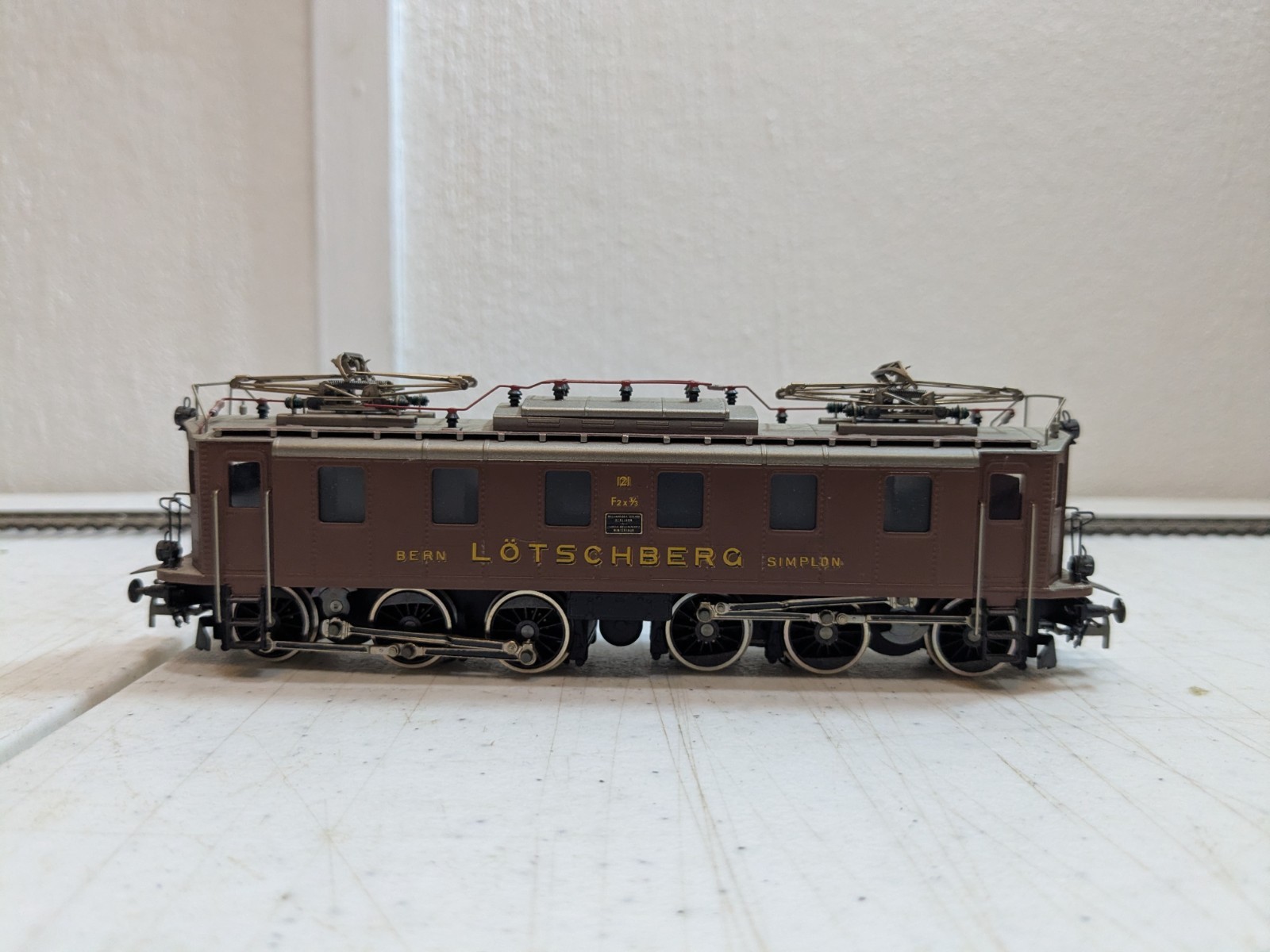 Metropolitan 702 – BLS #121 Ce 6/6 Series 121 Electric Locomotive – HO Scale