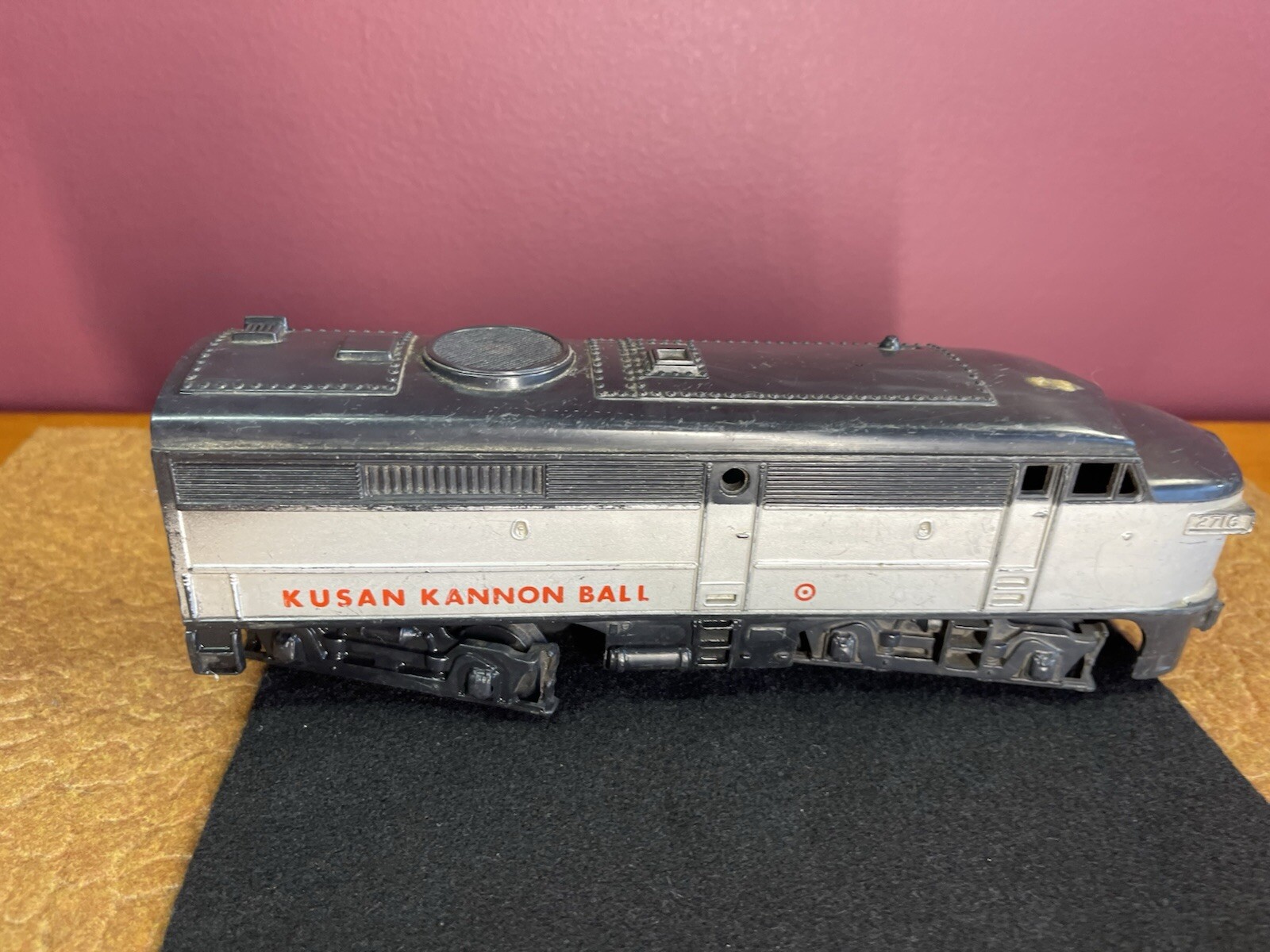 Vintage Train – KMT Kusan ‘Auburn’ 2716 ALCO Dummy Diesel Locomotive Kannon Ball