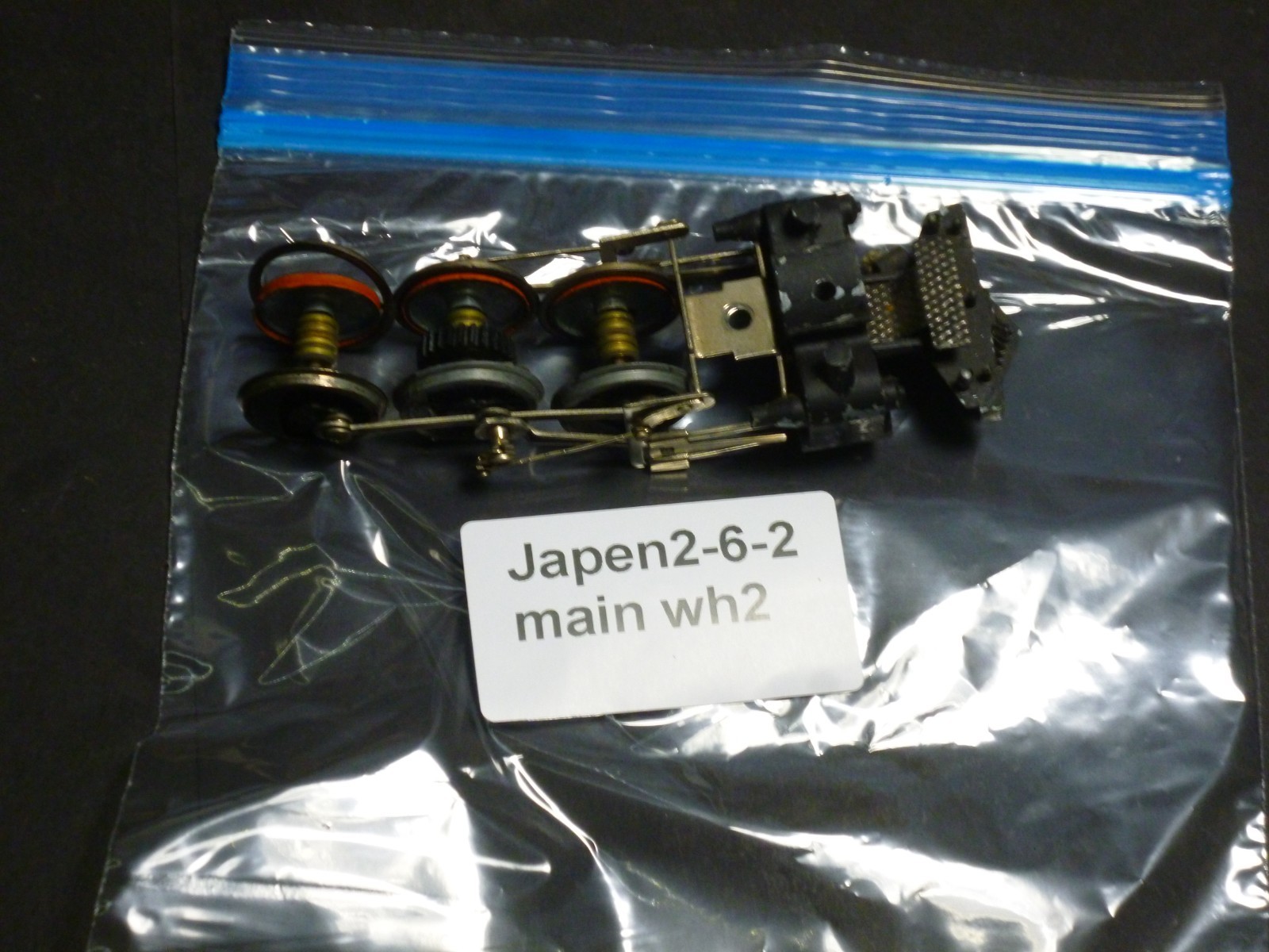 Ho Japaneese steam locomotive 0-6-2 main wheels read description
