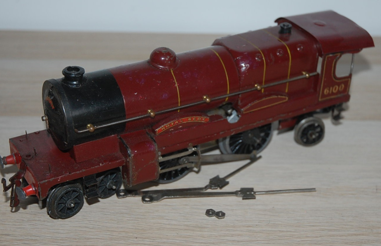 HORNBY O GAUGE CLOCKWORK No 3C ‘ROYAL SCOT’ LOCOMOTIVE IN RED LMS LIVERY