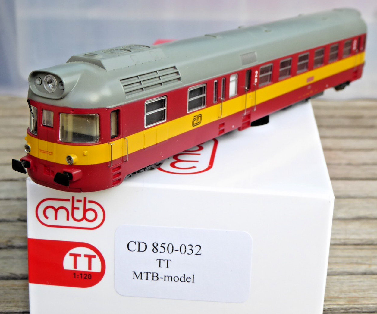 Mtb 850-032 Tt Diesel Locomotive 850 “Crocodile” Cd Era 5/6 With Dss+Led Light