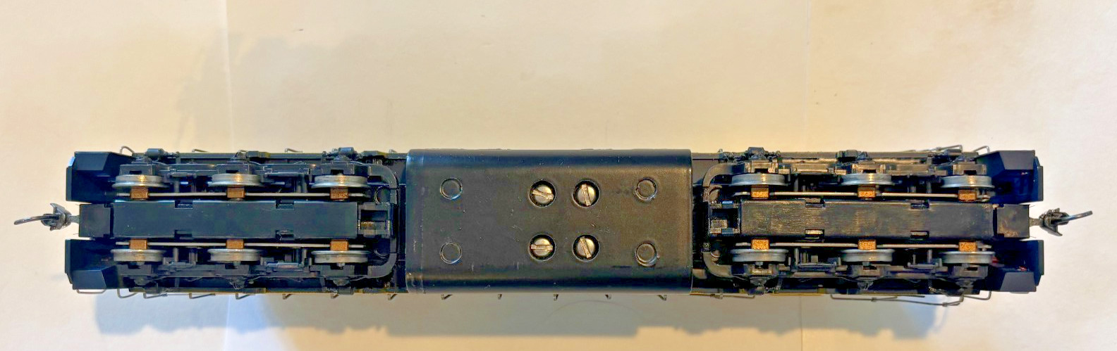 Vintage Athearn “Blue Box” HO scale SD40-2 powered locomotive, Santa Fe, Used