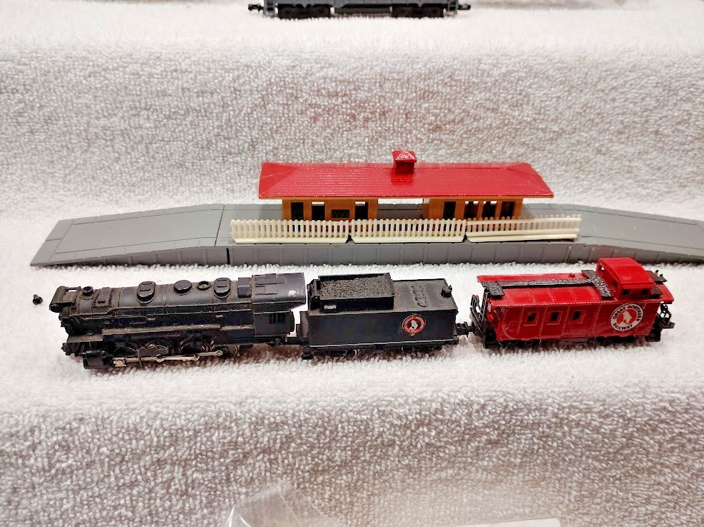 N Scale High Speed Southern Pacific # 9725 Diesel & Tank Car In Original Boxes