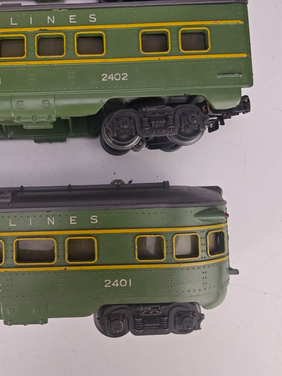 Vintage Lionel 2400 2401 2402 O-27 Green Streamliner Passenger Cars Lot 3